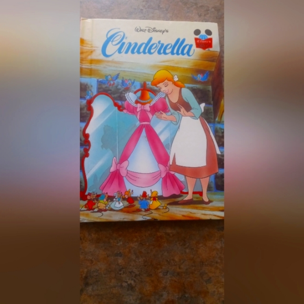 Walt Disney's Cinderella Storybook - Pink & White Cover